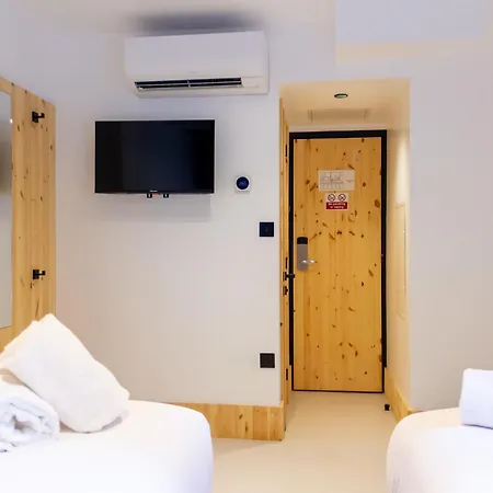 Easyhotel Paddington-2