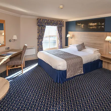 The Queens Hotel & Victoria Cloisters Apartments-2