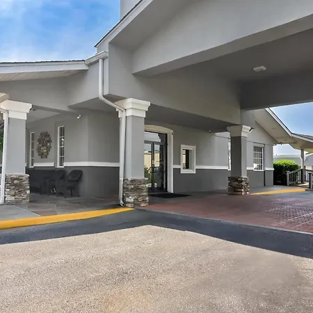 Quality Inn & Suites Greenville - Haywood Mall-3