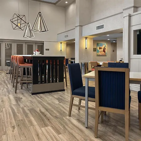 Hampton Inn & Suites Harlingen-2