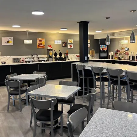 Ramada By Wyndham Springfield North-2