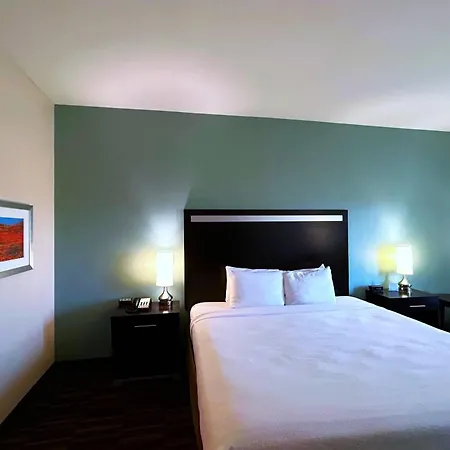Wyndham Garden Lancaster Ca-2