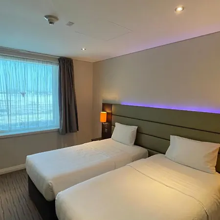 Premier Inn Doha Education City-2