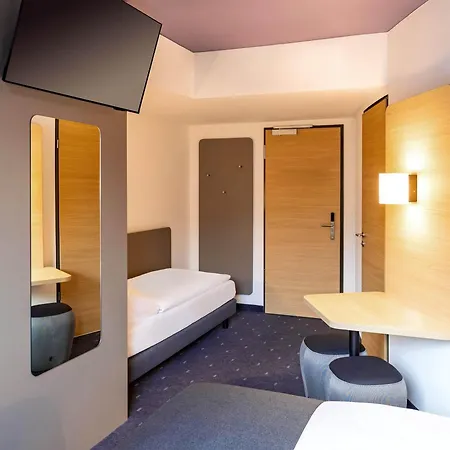 B&B Hotel Stuttgart-Neckarhafen-3