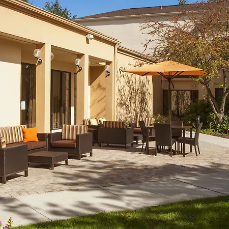 Courtyard By Marriott Charlottesville-3