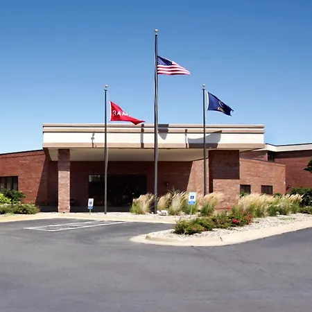 Salina Ambassador Hotel & Conference Center-2