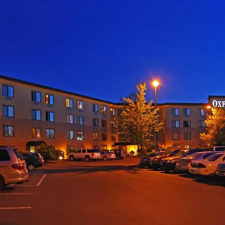 Oxford Suites Portland - Jantzen Beach-3