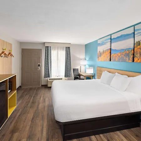 Days Inn By Wyndham Clarksville North Exit 4-3