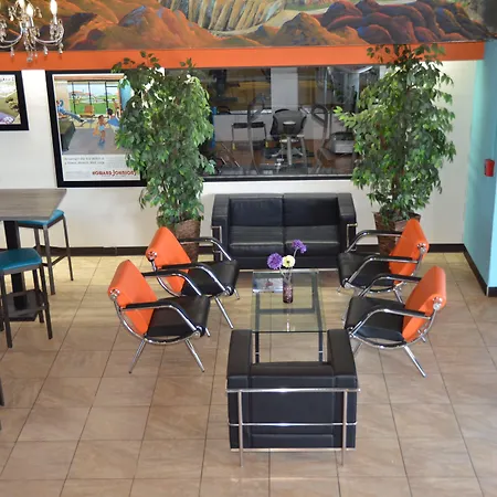 Howard Johnson By Wyndham Yuma-3