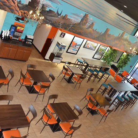 Howard Johnson By Wyndham Yuma-2