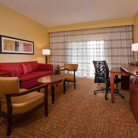 Courtyard By Marriott Richmond West-2