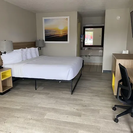 Days Inn By Wyndham Brunswick/St. Simons Area-3