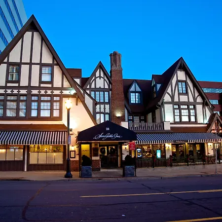 Seven Gables Inn, St Louis West, A Tribute Portfolio Hotel-3