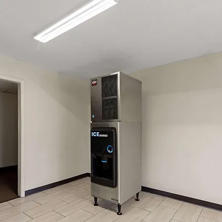 Red Lion Inn & Suites Caseyville-3