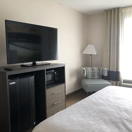 Clarion Pointe Beckley-2