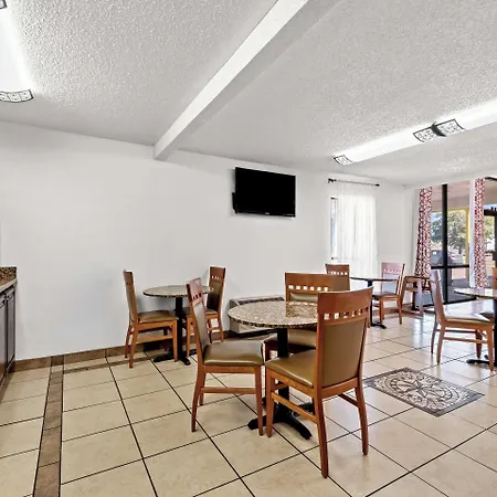Quality Inn Plainview-2