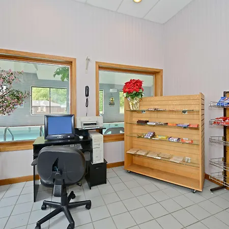 Americas Best Value Inn Saint Ignace-2
