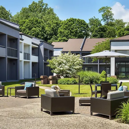 Courtyard By Marriott Poughkeepsie-2