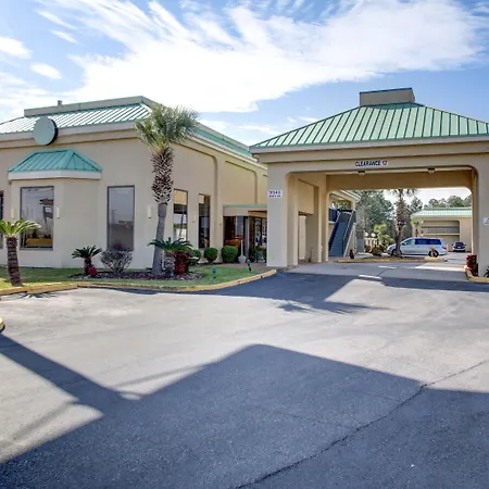 Econo Lodge Inn & Suites Gulfport Airport-3
