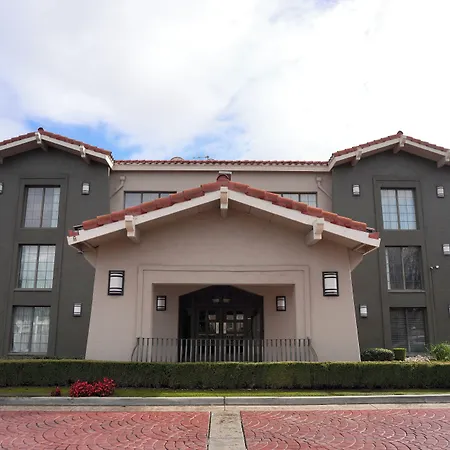 La Quinta Inn By Wyndham Fresno Yosemite-2