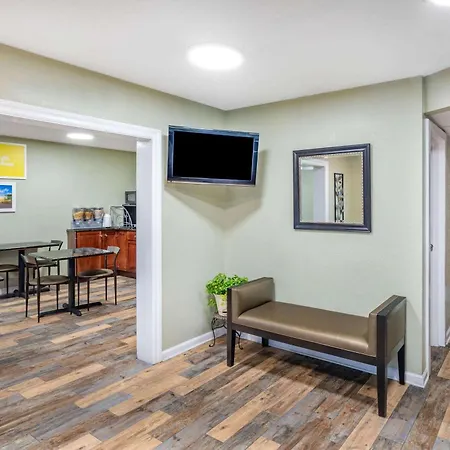 Days Inn By Wyndham Clarksville Tn-3