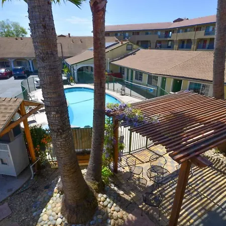 Bay Front Inn-2