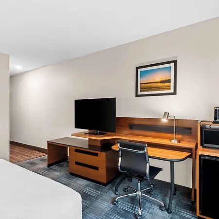 Best Western Ottumwa Inn & Suites-2