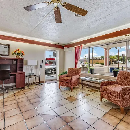 Econo Lodge Eden-3