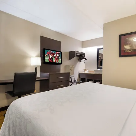 Red Roof Inn Plus+ Nashville Airport-2