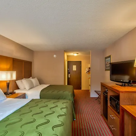 Quality Inn Saint Ignace I-75-3