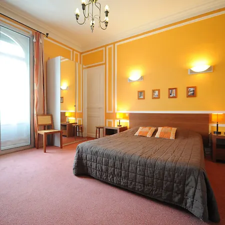 Hotel Continental Pau Centre-3