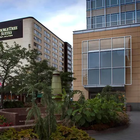 Doubletree Suites By Hilton Minneapolis Downtown-3