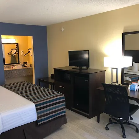 Days Inn By Wyndham Natchez-3