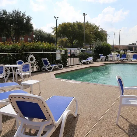 Baymont By Wyndham Plano-2