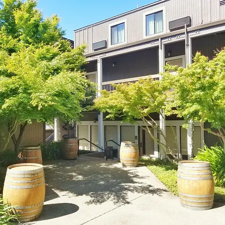 Best Western Plus Inn At The Vines-3
