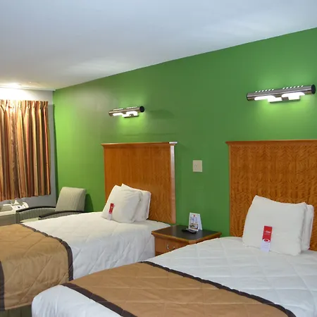 Econo Lodge Norfolk Airport-3