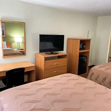 Hudson Inn & Suites-2