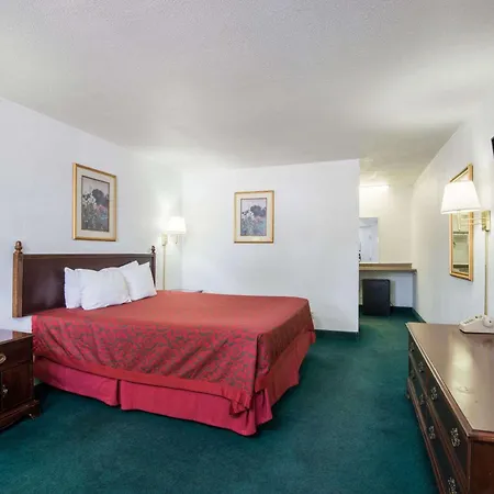 Days Inn By Wyndham Gallup-3