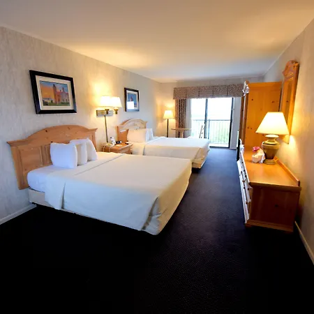 Days Inn By Wyndham Mackinaw City - Lakeview-3