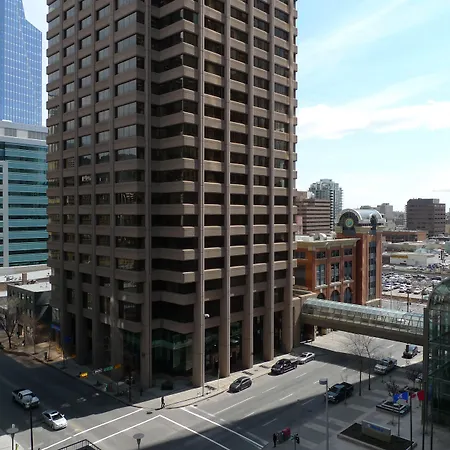 Ramada Plaza By Wyndham Calgary Downtown-2