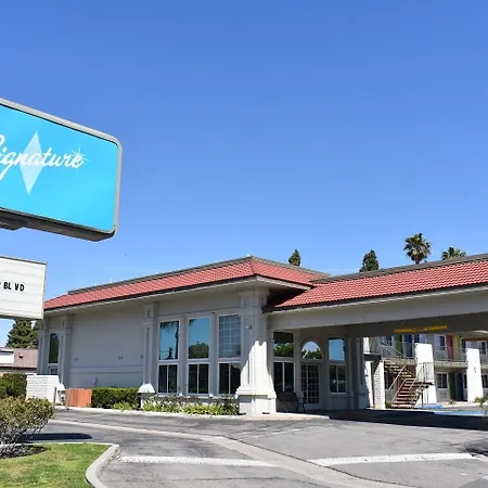 Signature Anaheim Maingate-2