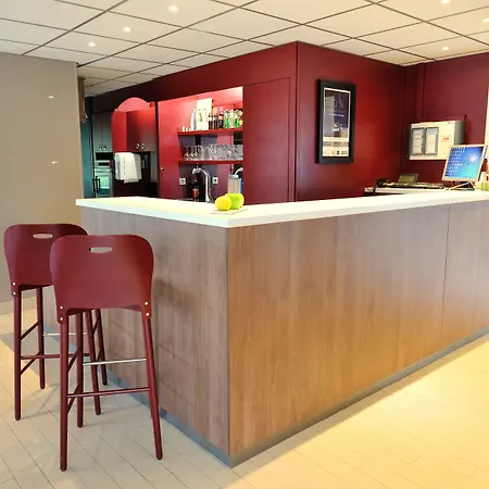 Campanile Hotel Senlis-2