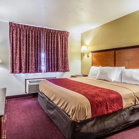 Econo Lodge Inn & Suites Albuquerque East I-40 Eubank Exit-2