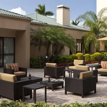 Courtyard Miami Airport West Doral-3