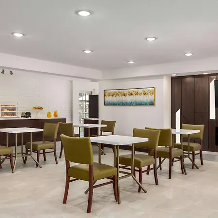 La Quinta Inn By Wyndham Temple-2