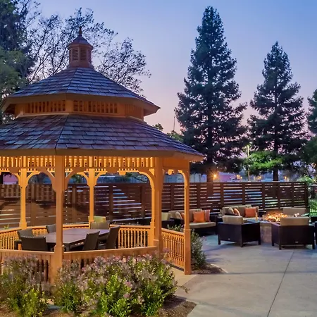 Courtyard By Marriott Santa Rosa-3