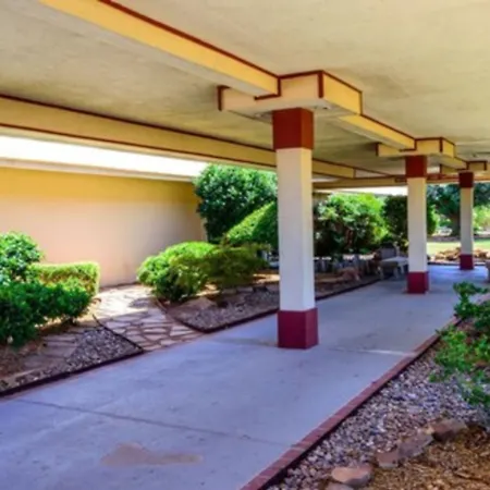 Executive Inn Hotel And Conference Center-3