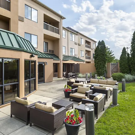 Courtyard By Marriott Peoria-2
