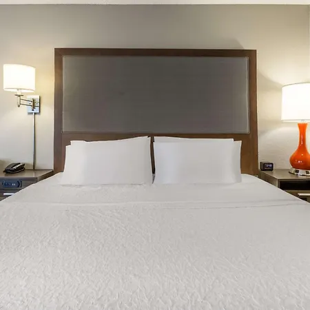 Hampton Inn Eau Claire-2