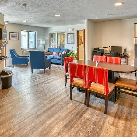Yellowstone River Inn & Suites-2